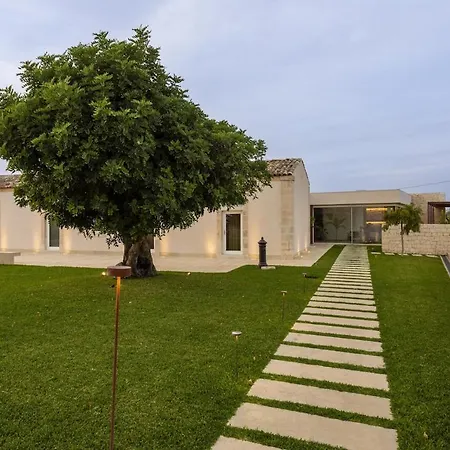 Trifilla - Isulatravel * Modica
